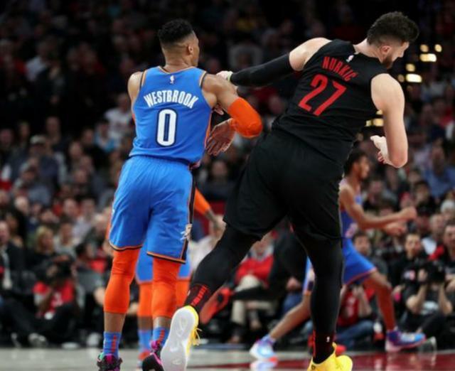 与此同时 与此同时